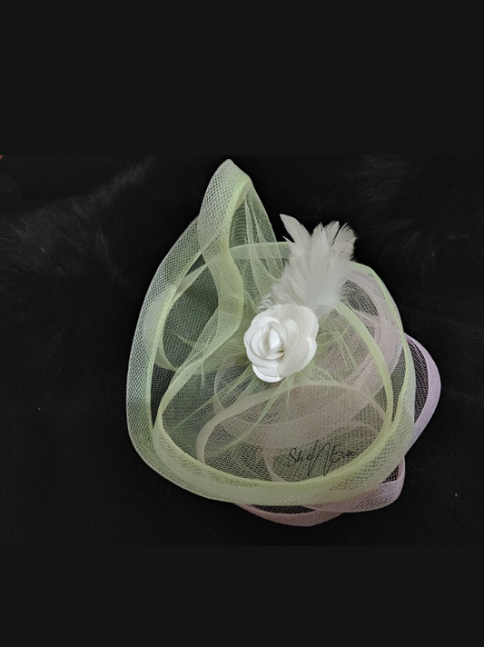 Dual shade fascinator