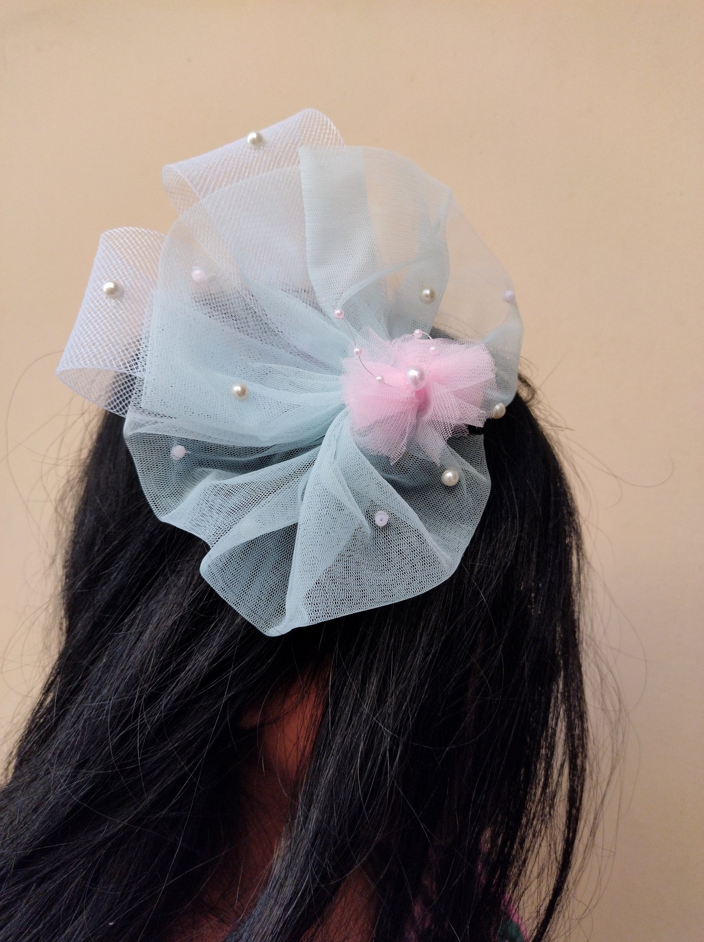 Pastel fascinator