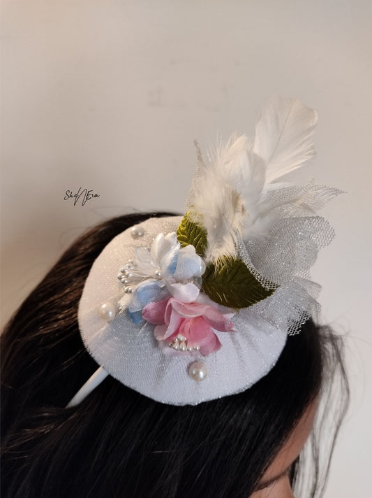 White Hat Fascinator