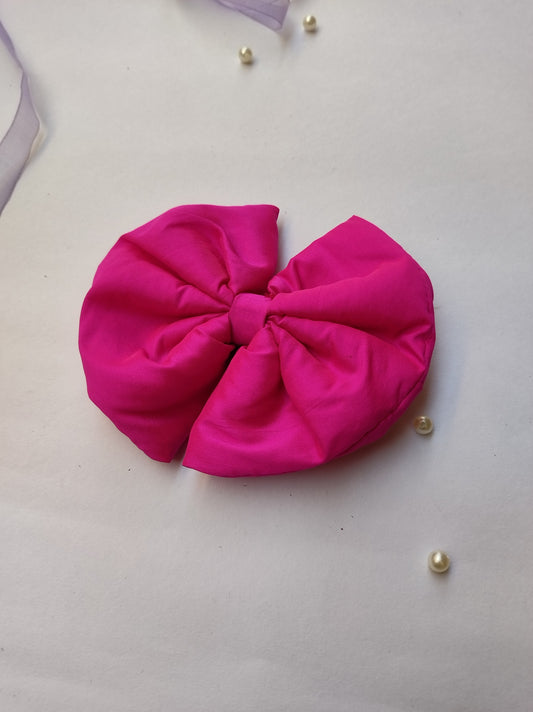 Pink bow clip